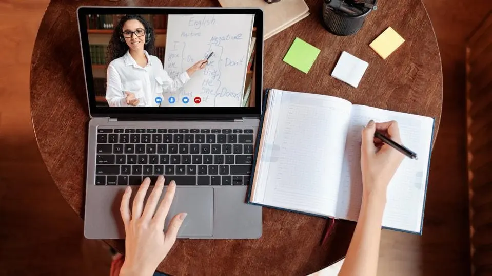 Features-of-Online Education-Platforms